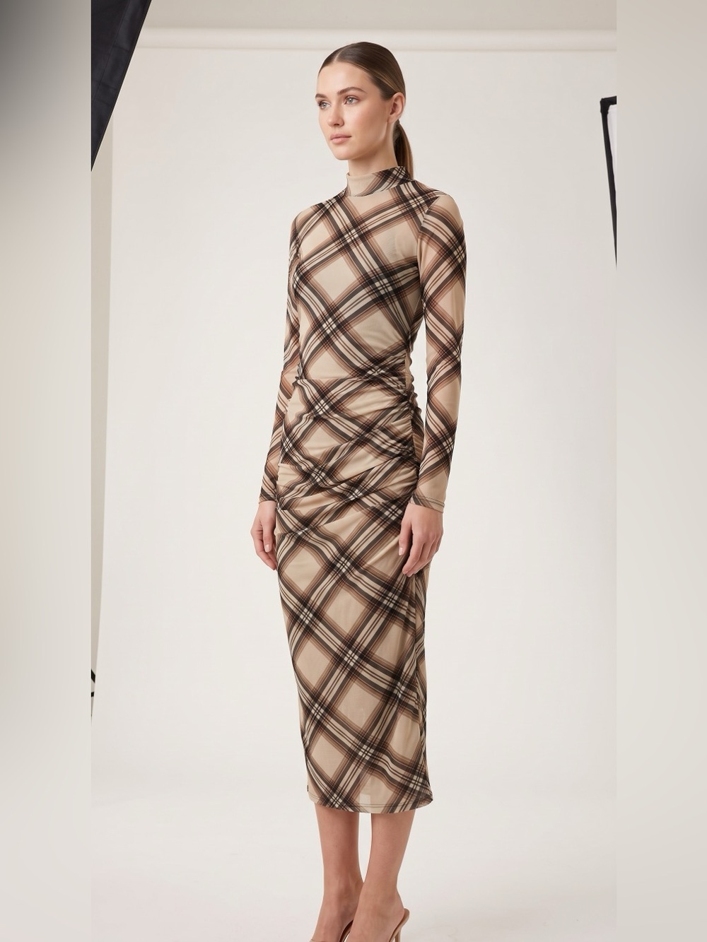 Suzy Shier Beige and Brown Plaid Long-Sleeve Midi Dress